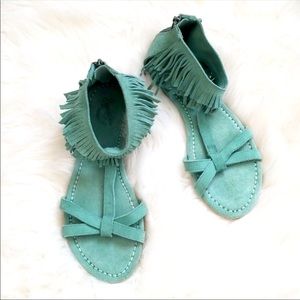 💕💕Seychelles Suede Sea foam Sandals with Fringe EUC